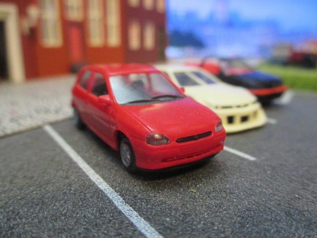 Opel Corsa B GSi - Herpa 1997 Facelift model rood, Hobby en Vrije tijd, Modelauto's | 1:87, Zo goed als nieuw, Auto, Herpa, Ophalen of Verzenden