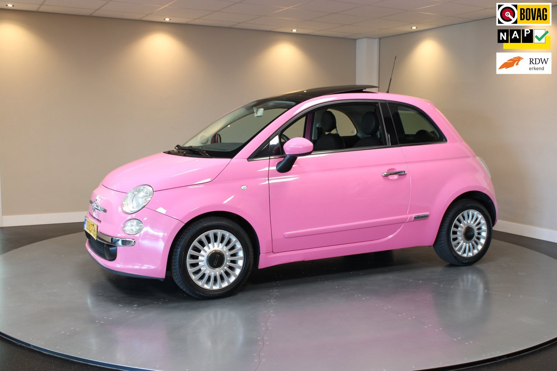 Fiat 500 1.2 Rosa *Special Edition Roze!* Automaat|Pano|Leer, Auto's, Fiat, Euro 5, Gebruikt, 1242 cc, Bedrijf