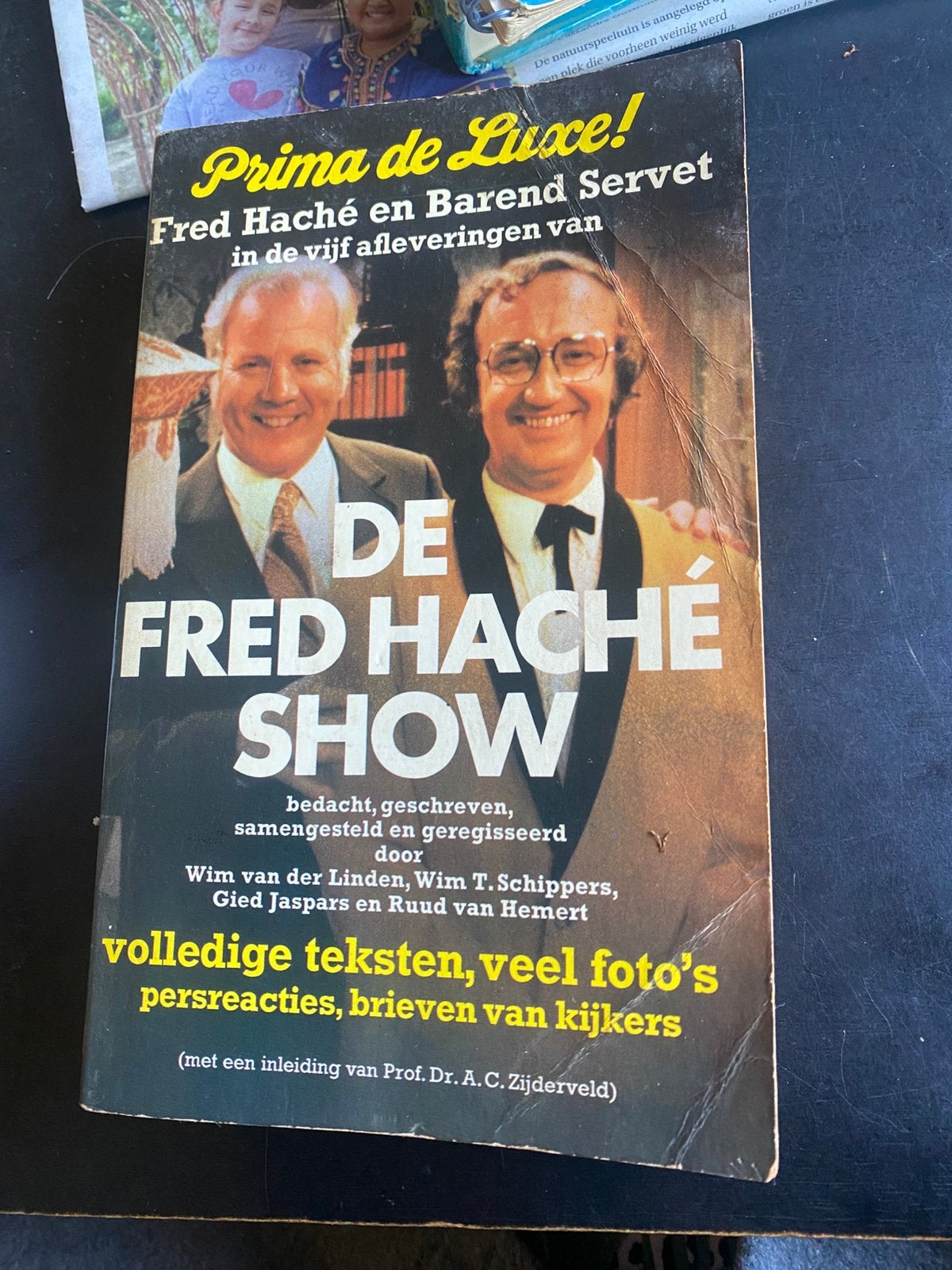 De Fred Hache Show Prima de Luxe! 5 afl. boek + foto’s, Ophalen of Verzenden, Gelezen, Film- of Tv-bewerking