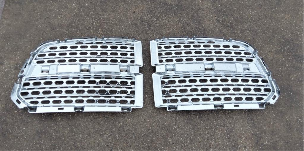 Dodge Ram Laramie Chroom grille inserts 2013-2018, Gebruikt, PO Box 21-8004 | Auburn Hills, MI 48321-8004, Amerikaanse onderdelen