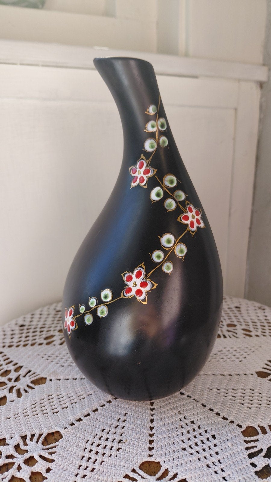Regina Gouda vaas, handbeschilderd, zwart met bloemen, Ophalen of Verzenden
