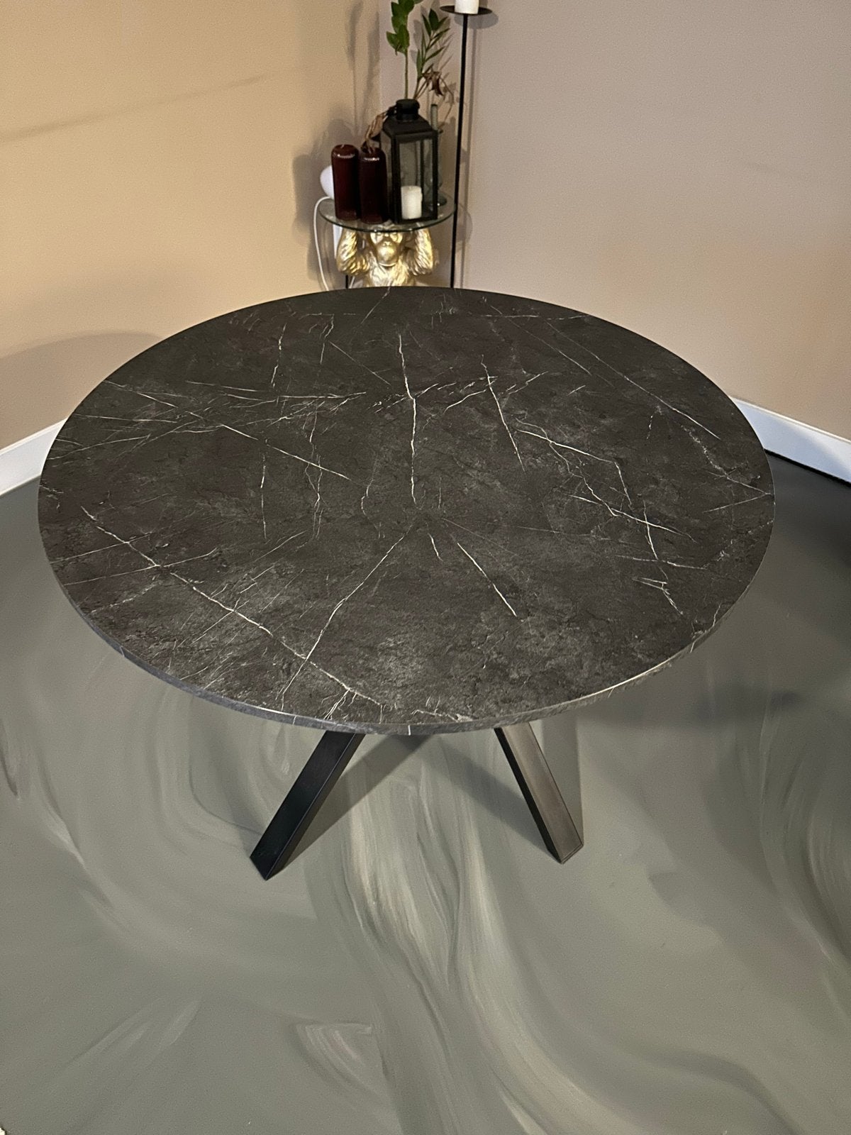 Ikea Mariedamm Tafel - Rond, 105cm, Zwart Marmerlook, Huis en Inrichting, Rond, Zo goed als nieuw, Vier personen, Ophalen