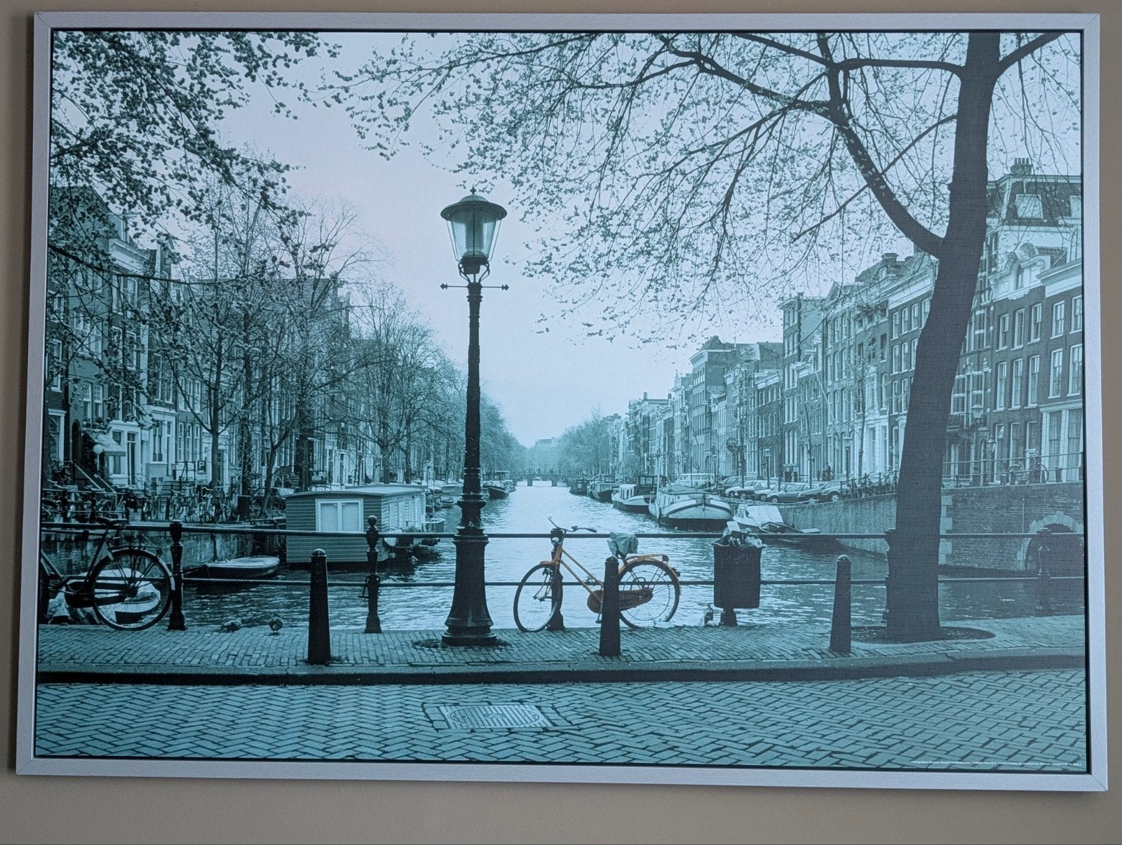 Groot schilderij Amsterdam van Ikea, Antiek en Kunst, Ophalen, 100 cm, 140 cm, Ingelijst