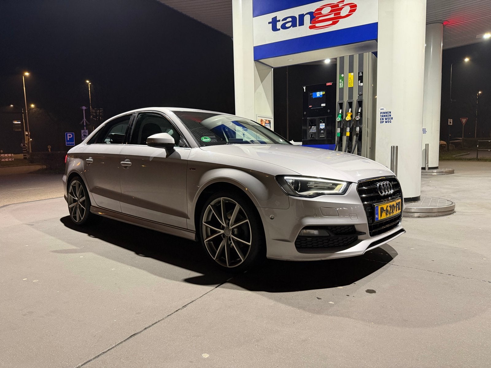 Audi A3 Limousine 1.4TFSI S Line 150 PK Automaat - Car play, 4 cilinders, 150 pk, Leder, Sedan