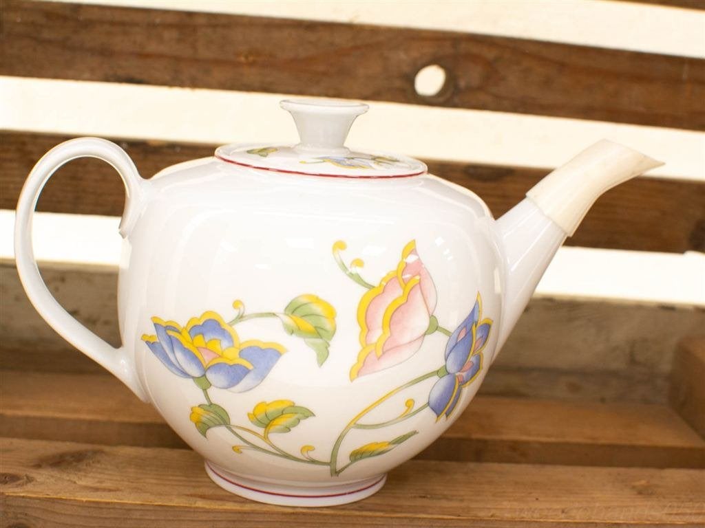 porseleinen theepot 34885, Gebruikt, Ophalen of Verzenden, Bord(en), Overige stijlen