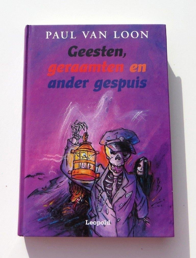 Griezelbundel M5130: Geesten, geraamten en ander gespuis 9+, Fictie algemeen, Paul van Loon, Ophalen of Verzenden, Zo goed als nieuw