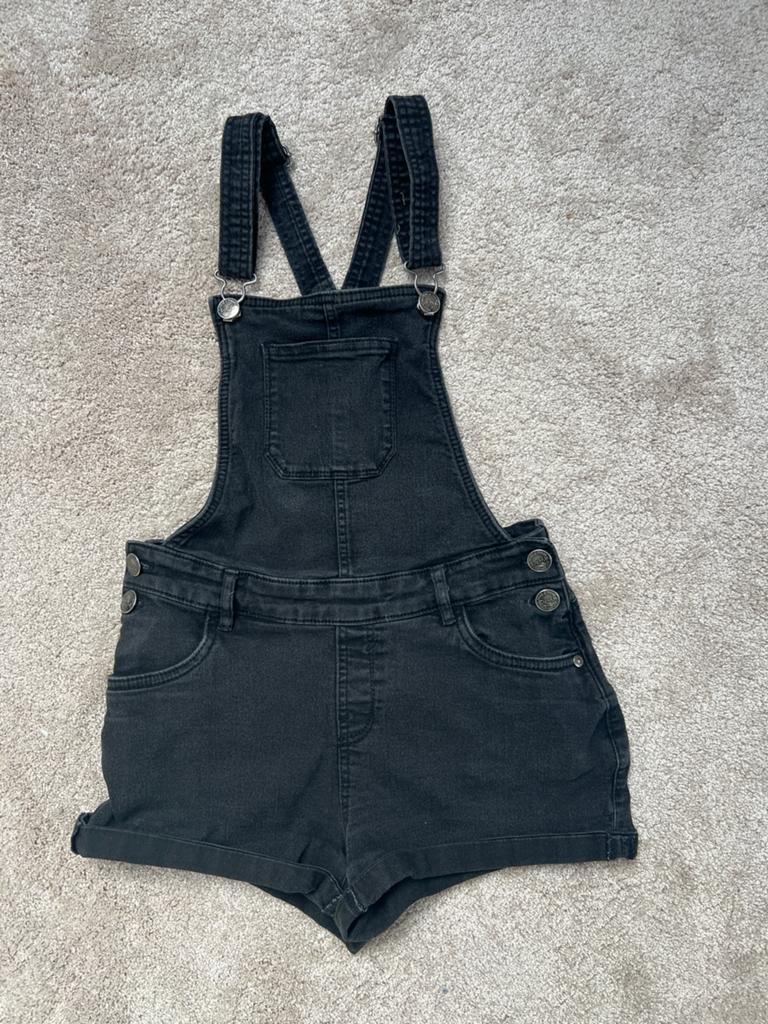 Leuke zwarte korte tuinbroek / salopette, maat 158, Ophalen of Verzenden, Gebruikt, Meisje, Broek