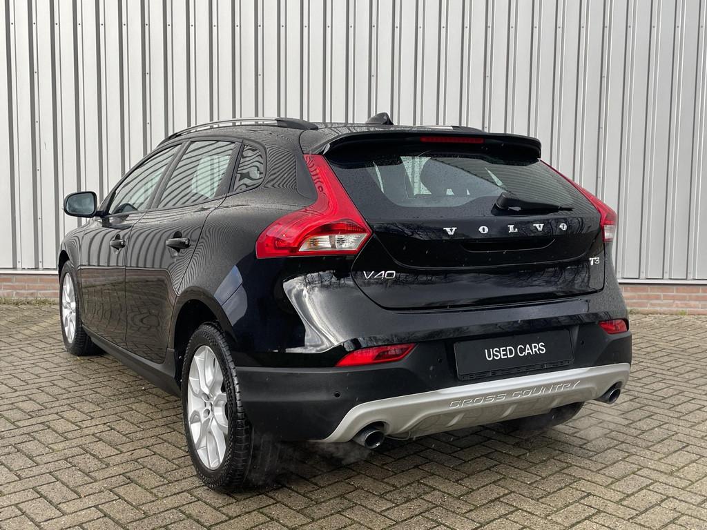 Volvo V40 Cross Country 1.5 T3 Nordic+, Auto's, 12 maanden, Euro 6, Leder en Stof, Zwart