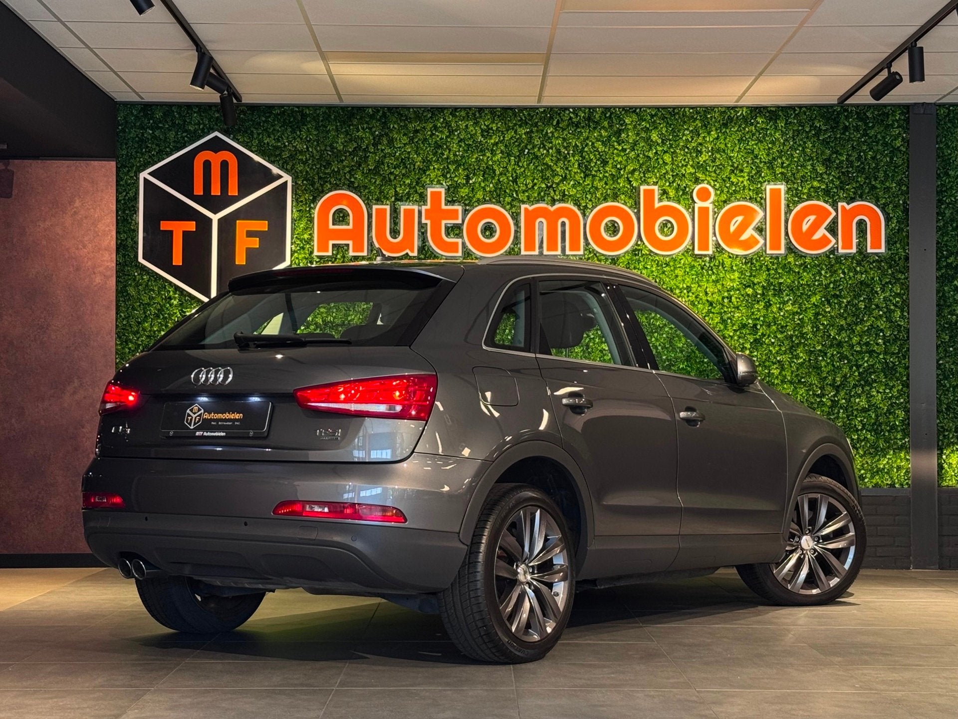 Audi Q3 2.0 TFSI QUATTRO S-LINE 211 PK Pro Line S |Org NL|NA, Euro 5, Gebruikt, Zwart, 4 cilinders