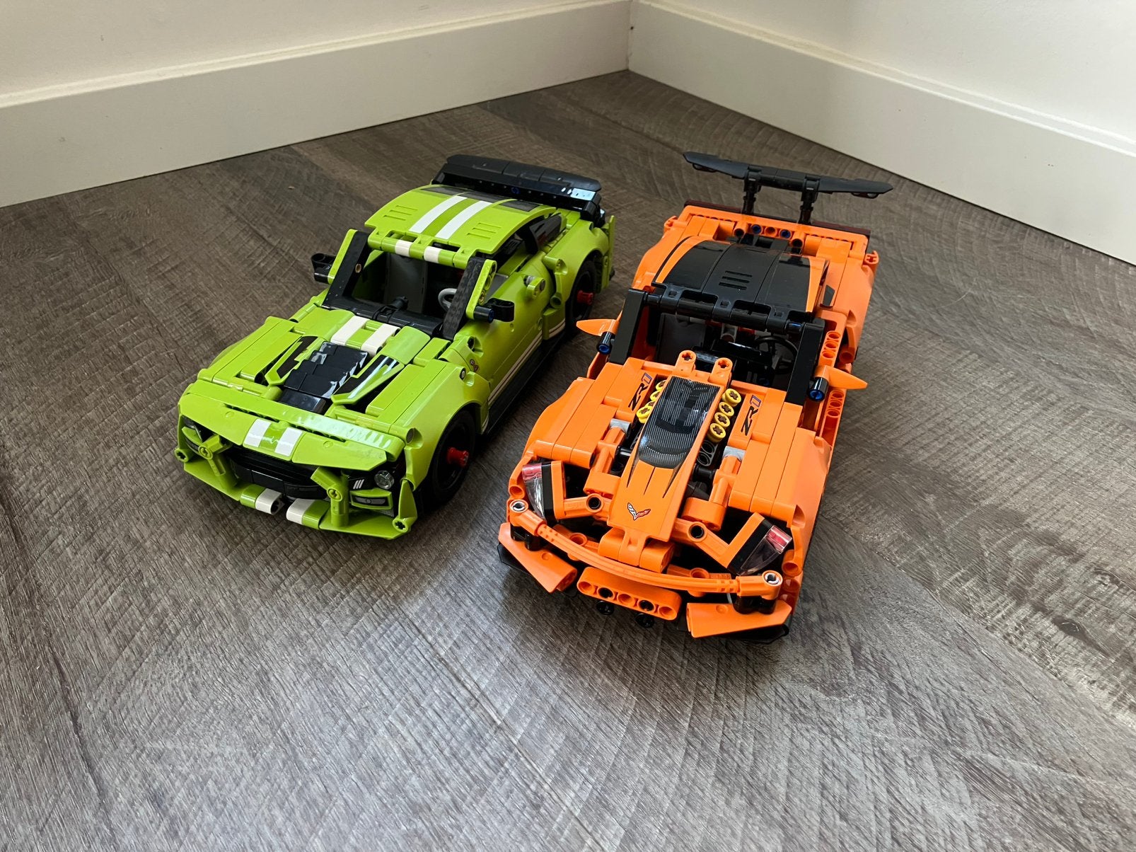 Lego Technic Ford Mustang GT & Chevrolet Crovette, Kinderen en Baby's, Speelgoed | Duplo en Lego, Ophalen of Verzenden, Zo goed als nieuw