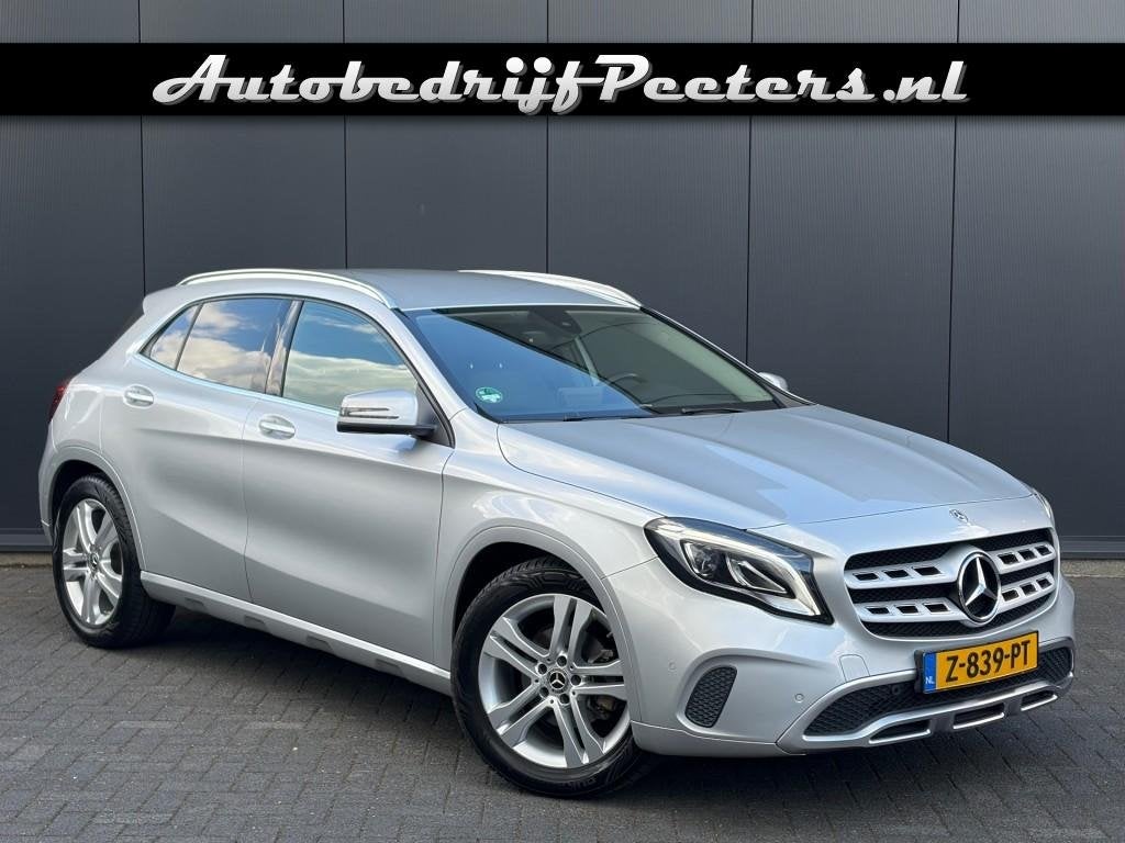 Mercedes-benz GLA-KLASSE GLA 180 Aut. Sportstoelen Leder Nav, Auto's, Mercedes-Benz, USB, Gebruikt, Euro 6, 4 cilinders
