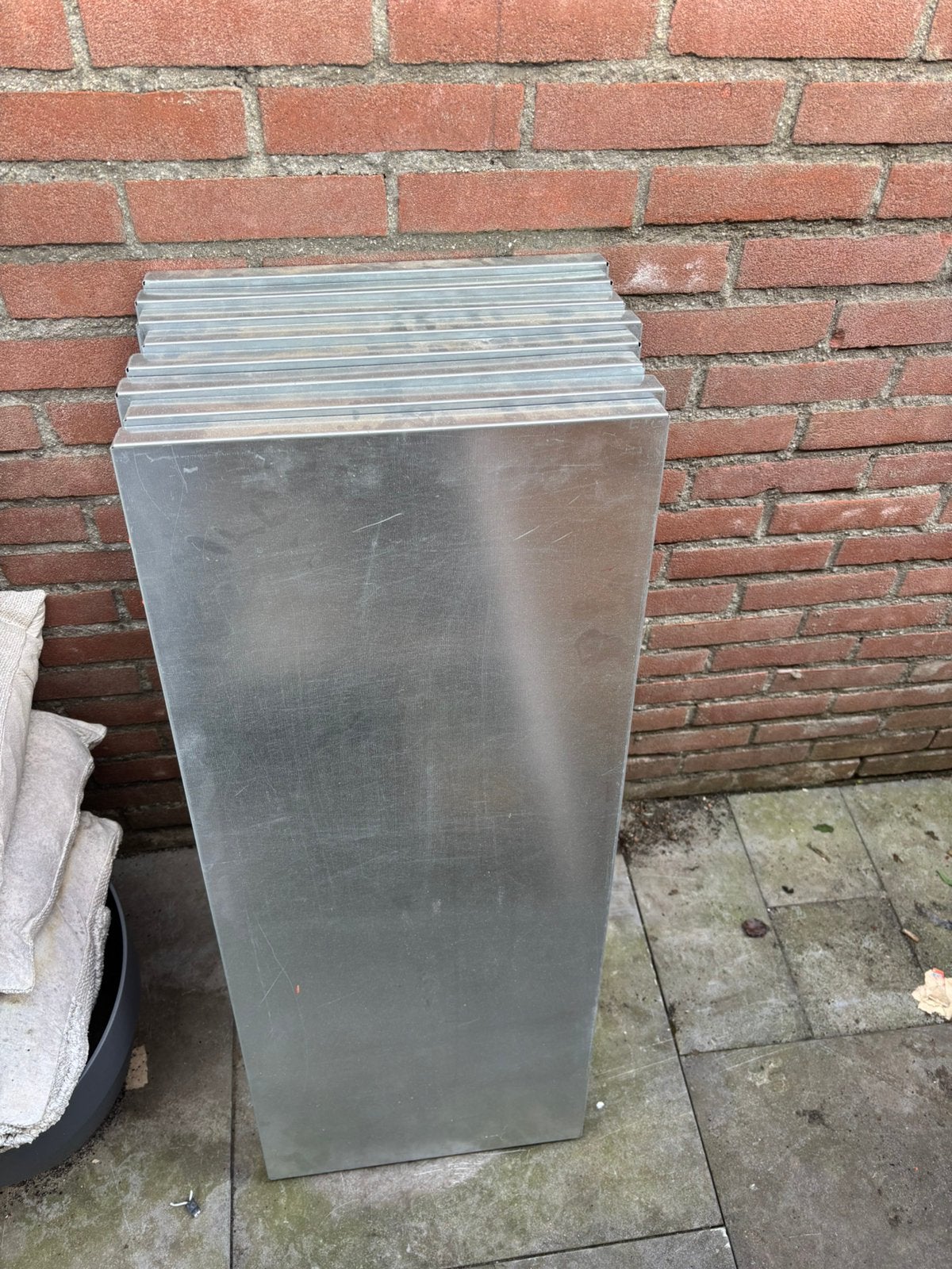 8 stuks ijzeren stelling platen, Ophalen, Zo goed als nieuw
