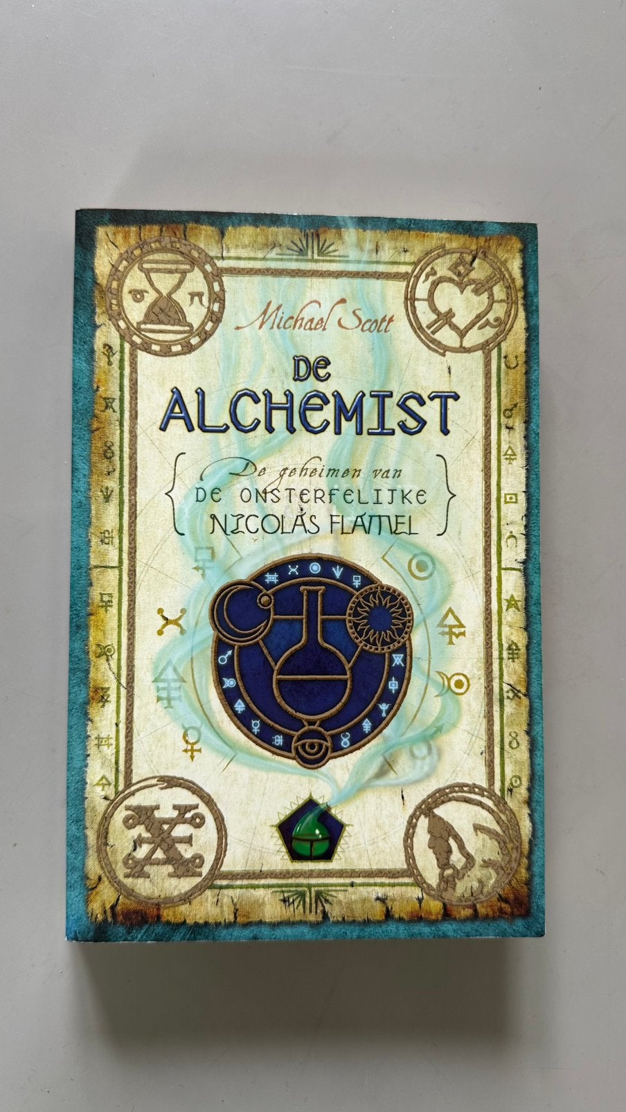 Michael Scott - De alchemist, Boeken, Ophalen of Verzenden, Gelezen, Michael Scott