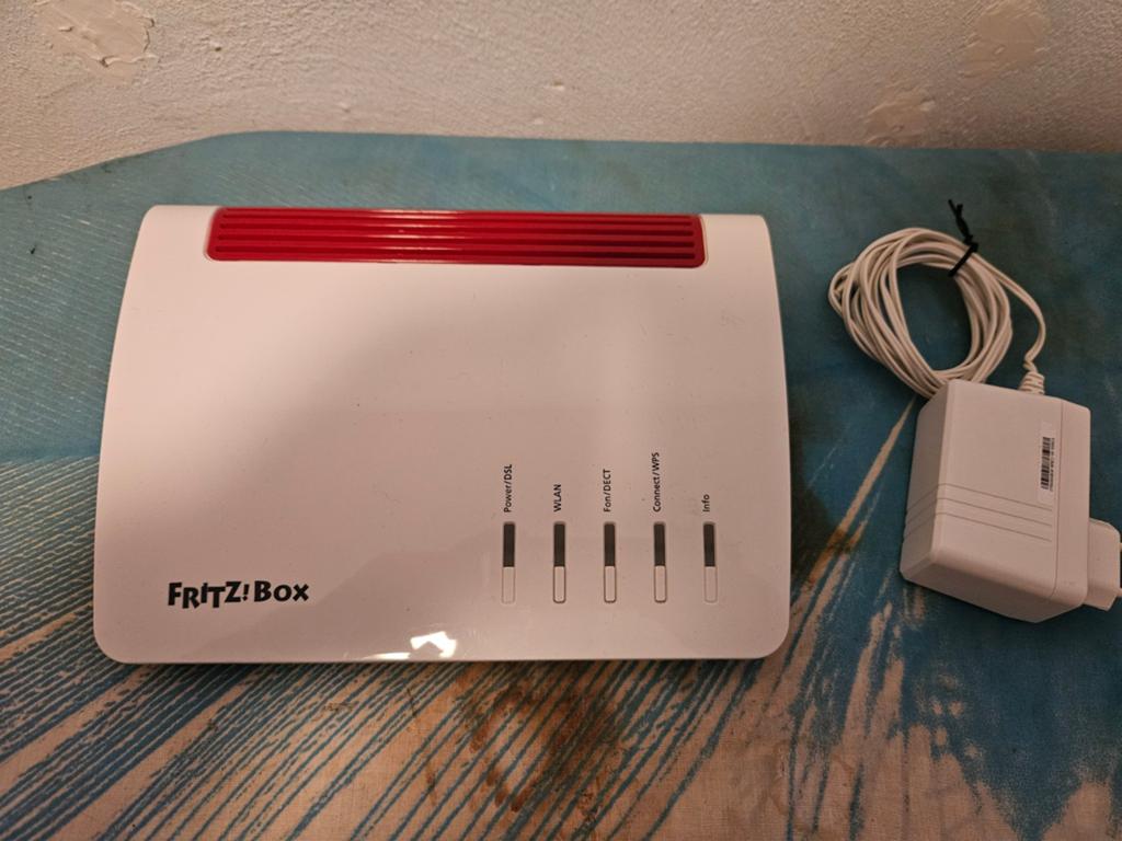 FRITZ!Box 7590 QS VDSL/ADSL2+ Router met modem, Computers en Software, Routers en Modems, Ophalen of Verzenden, Zo goed als nieuw