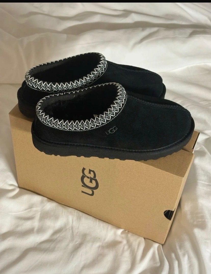 Ugg Tasman pantoffels - Zwart, Zwart, Nieuw, Ophalen of Verzenden, Pantoffels of Sloffen