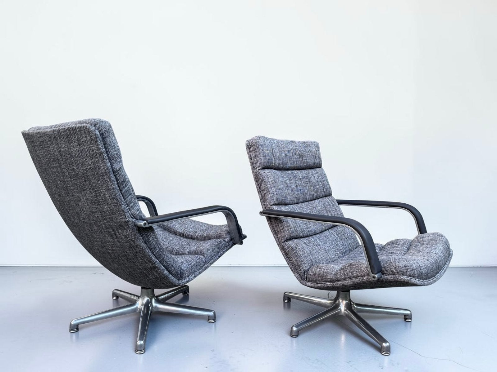 Set van 2 Artifort draaifauteuils – Geoffrey Harcourt, Huis en Inrichting, Fauteuils, Ophalen, Leer, 75 tot 100 cm, Zo goed als nieuw