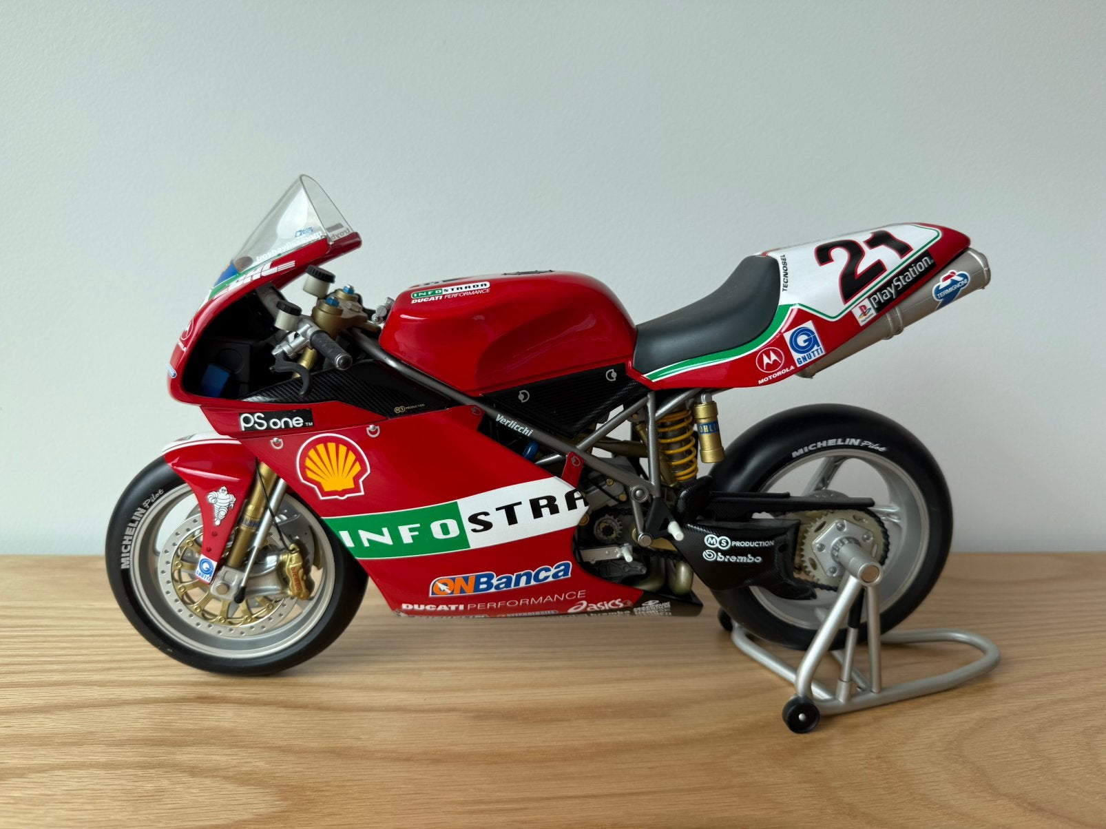Minichamps 1:6 Troy Bayliss 2001, Ophalen, Zo goed als nieuw, Motor