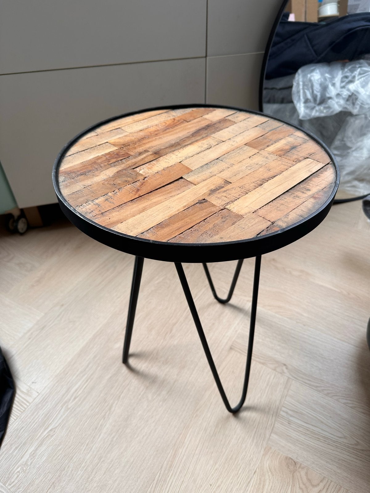 Ronde bijzettafel met houten blad en metalen poten, Ophalen, Minder dan 45 cm, Minder dan 55 cm, Gebruikt