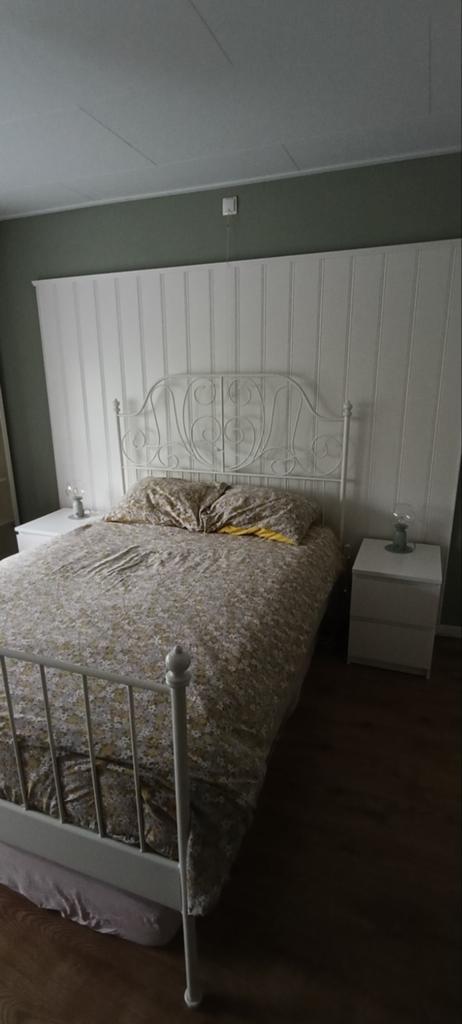 IKEA bedframe Leirvik 140x200 (excl. matras en lattenbodem), Ophalen, Gebruikt, Wit, Tweepersoons
