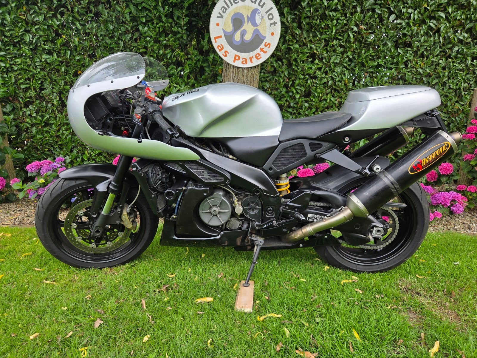 Aprilia RSV Mille Tuono, Particulier, Naked bike
