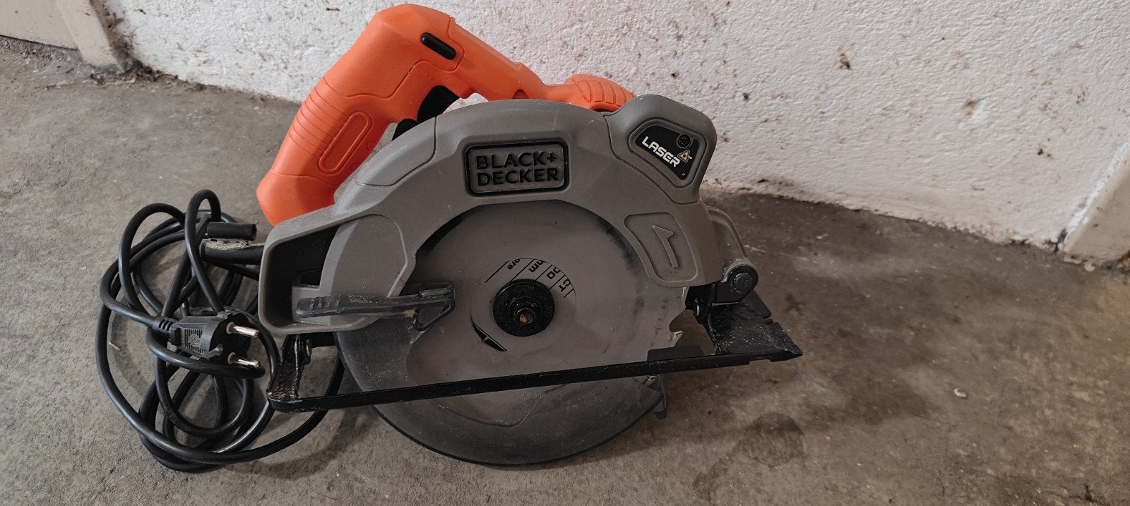 Black+Decker Cirkelzaag met Laser, Ophalen, Gebruikt, Cirkelzaag, Black+Decker