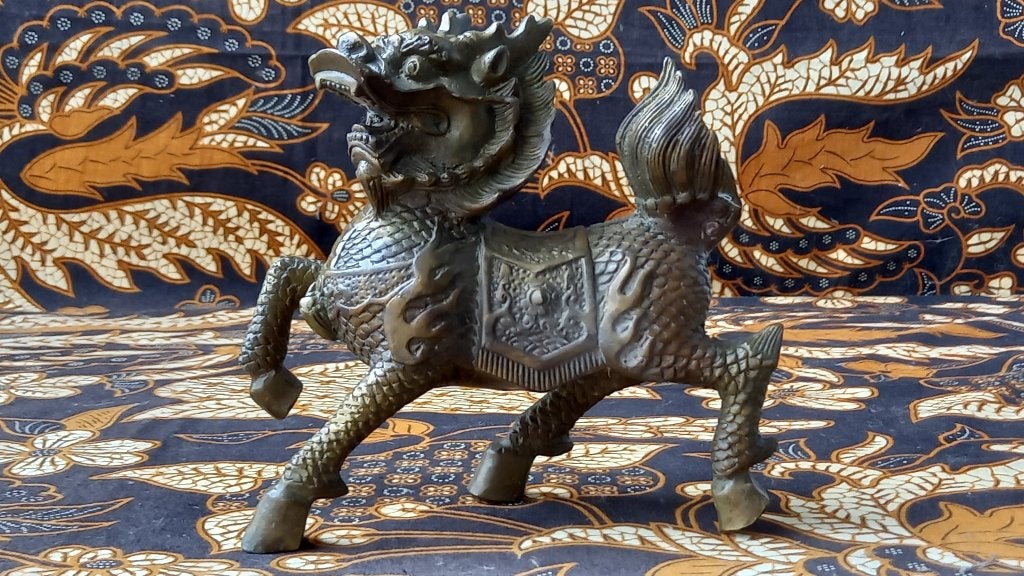 Prachtig oud Chinees brons beeldje van een Foo dog 15,5 cm., Antiek en Kunst, Handgemaakt, Ophalen of Verzenden, China, Brons