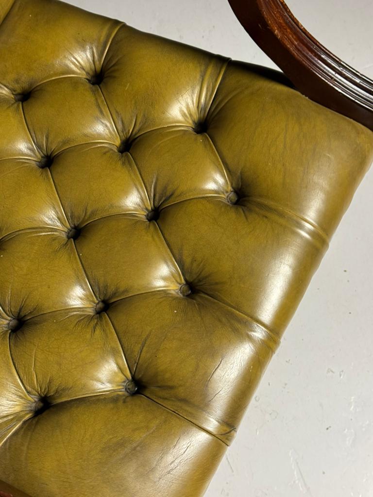 Bureaustoel groen leder gecapitonneerd, Antiek en Kunst, Antiek | Meubels | Stoelen en Banken, Ophalen