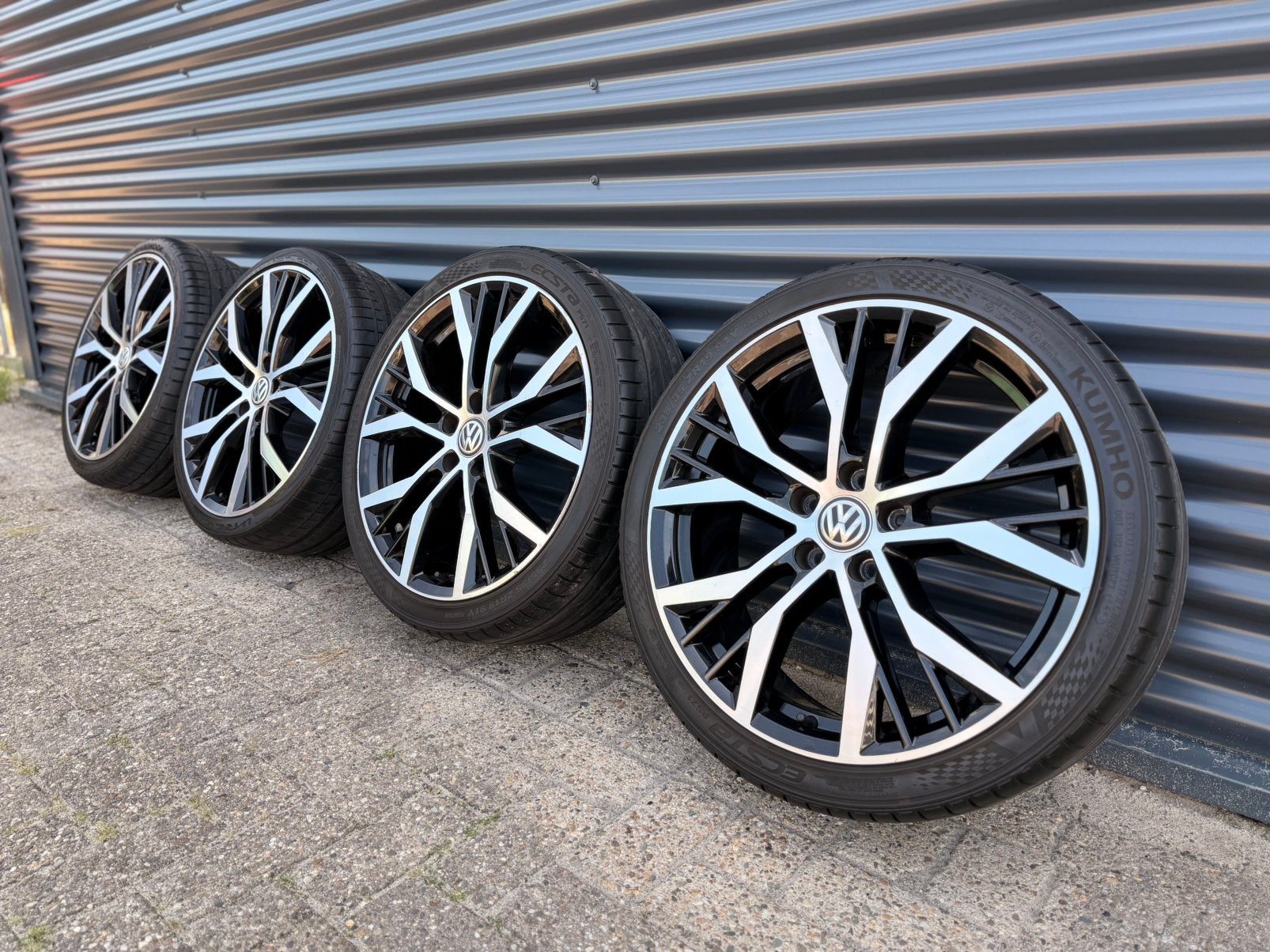 OEM VW Santiago 19 inch 5x112 Golf 7.5 GTI VII Clubsport TCR, Auto-onderdelen, Banden en Velgen, Gebruikt, Banden en Velgen, 235 mm
