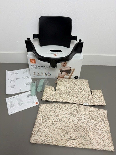 Stokke V3 babyset tripp trapp incl jollein kussen / stoelver, Kinderen en Baby's, Kinderstoelen, Ophalen of Verzenden, Zo goed als nieuw