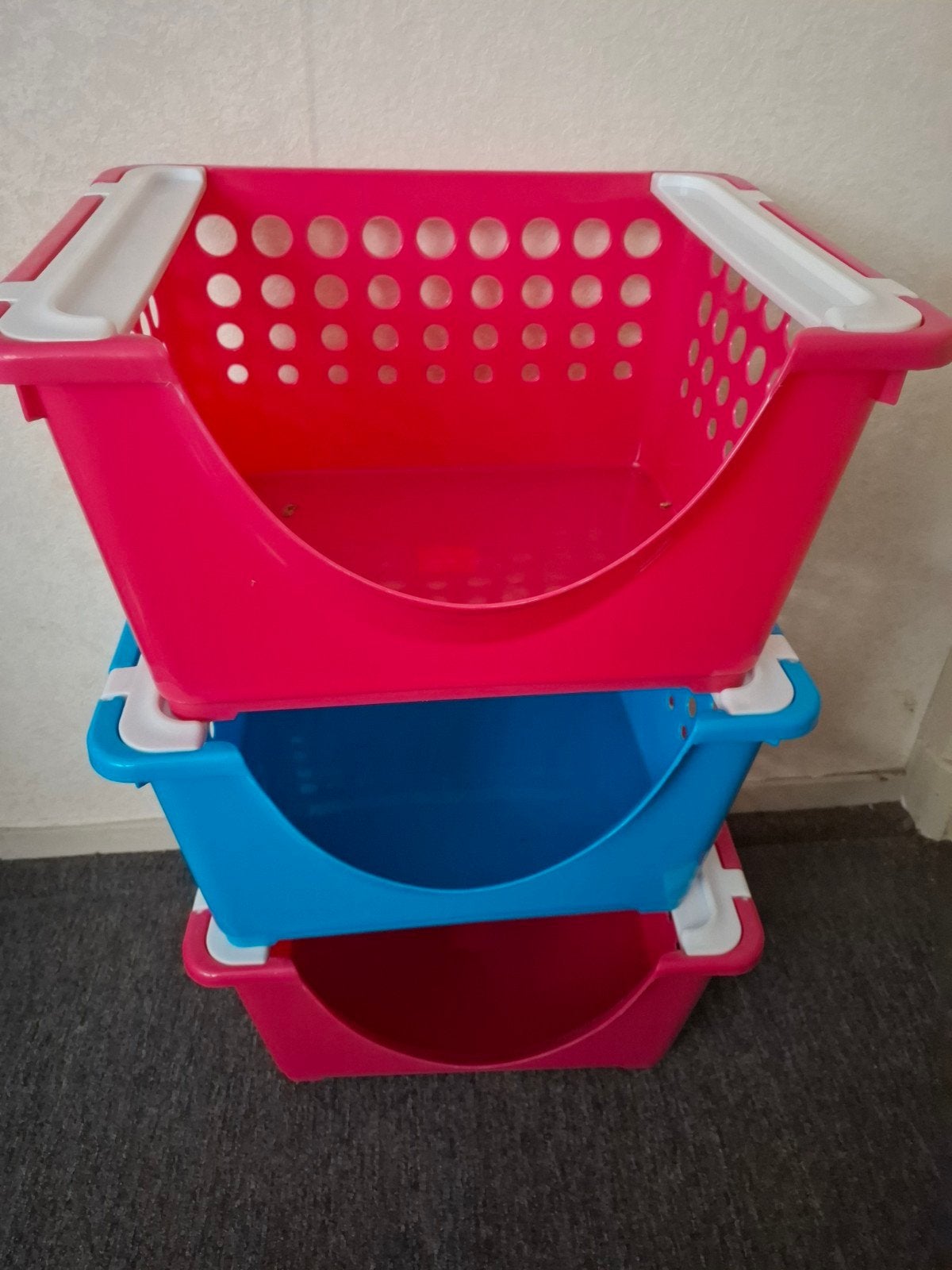 Stapelbare opbergmanden - roze en blauw, Ophalen of Verzenden, Gebruikt, Meerkleurig, Kunststof