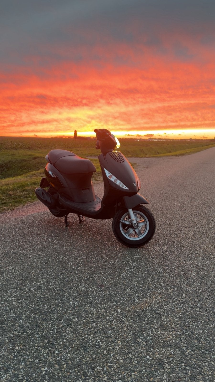 Piaggio zip 4t 50cc carb, Fietsen en Brommers, Ophalen, Zo goed als nieuw, Benzine, Zip