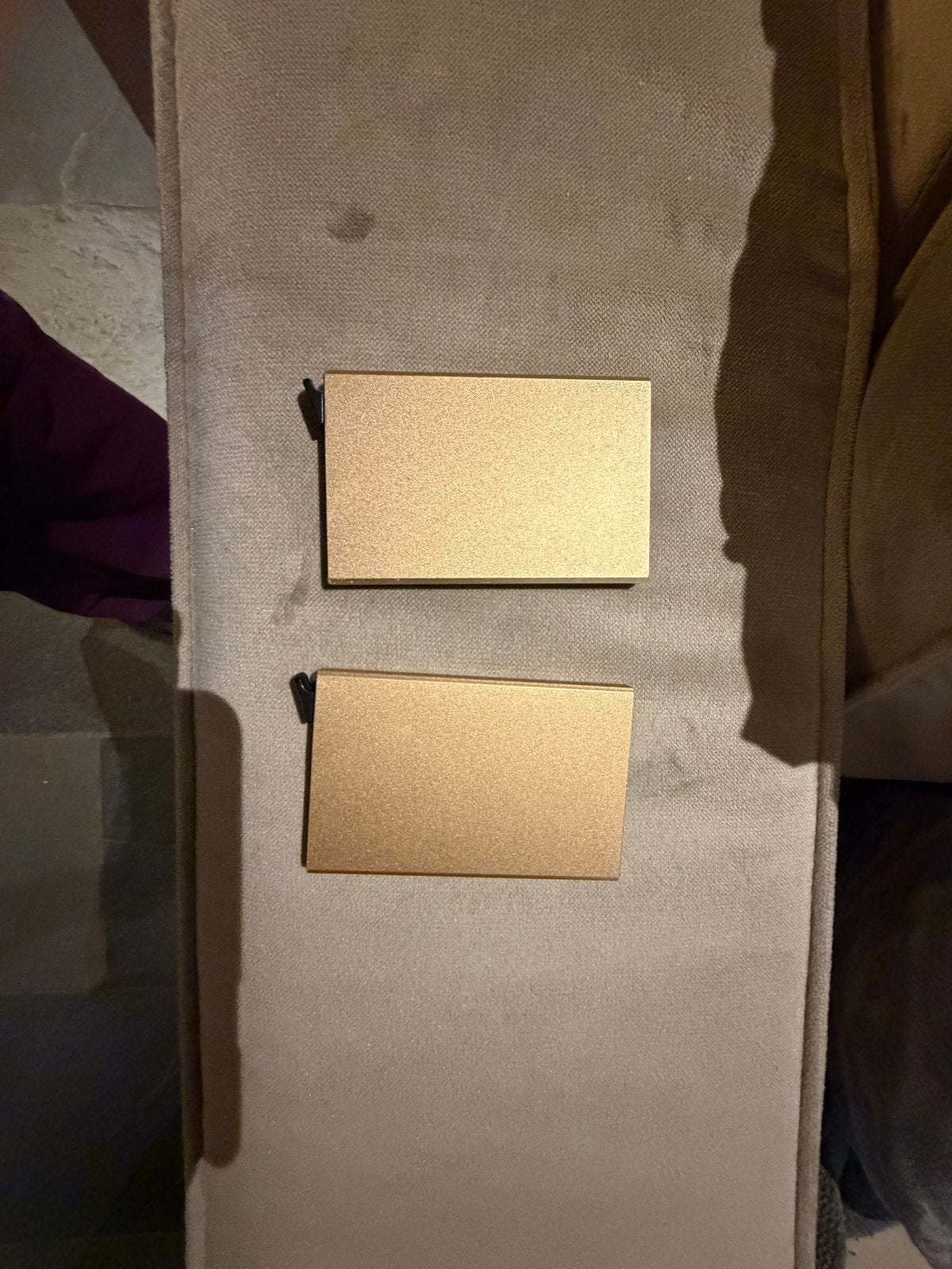2x Gouden pasjeshouder met knipsluiting, Overige merken, Overige kleuren, Ophalen of Verzenden, Zo goed als nieuw