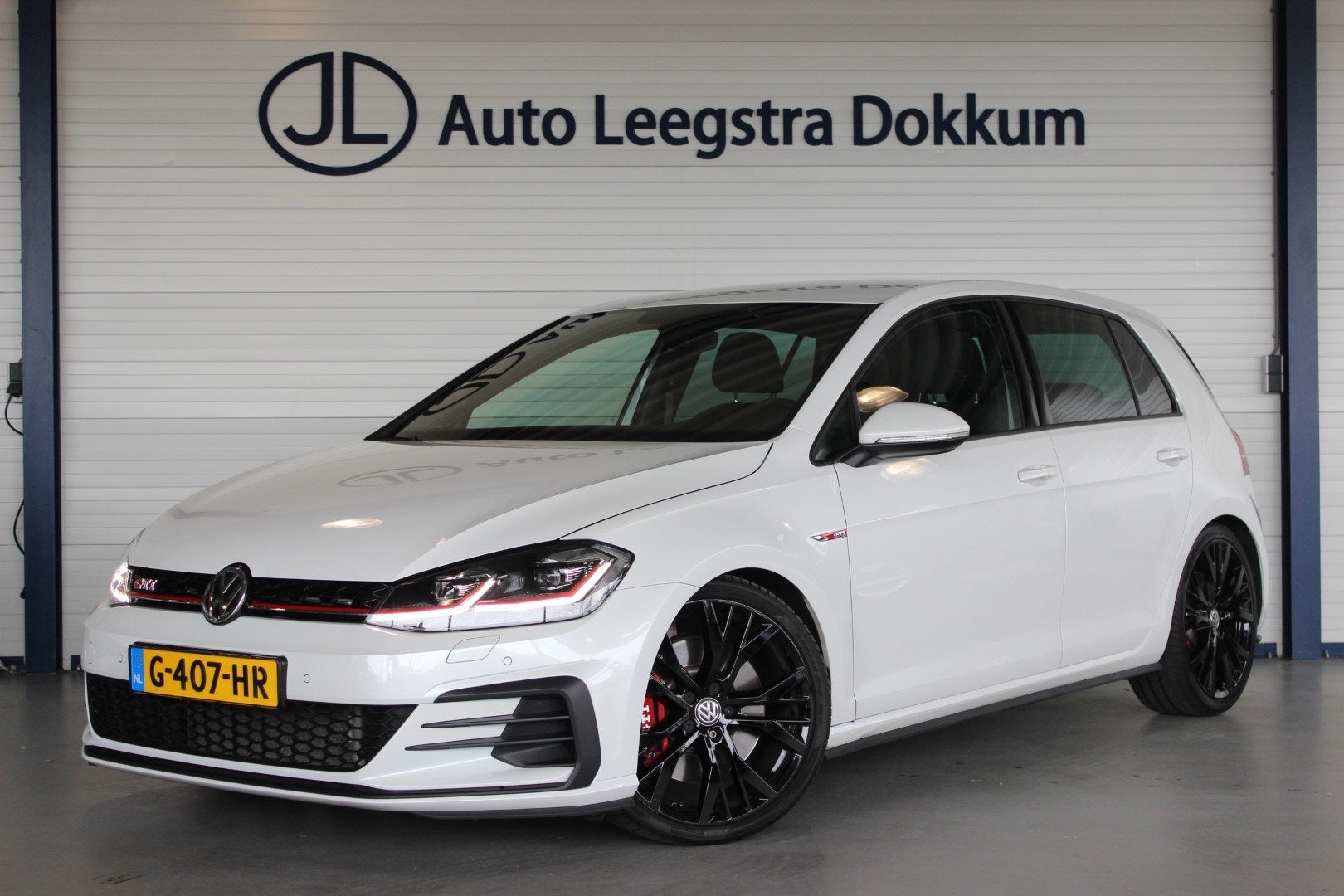 Volkswagen Golf 2.0 TSI GTI Performance NL-Auto | Milltek |, 1345 kg, Stof, Gebruikt, 4 cilinders