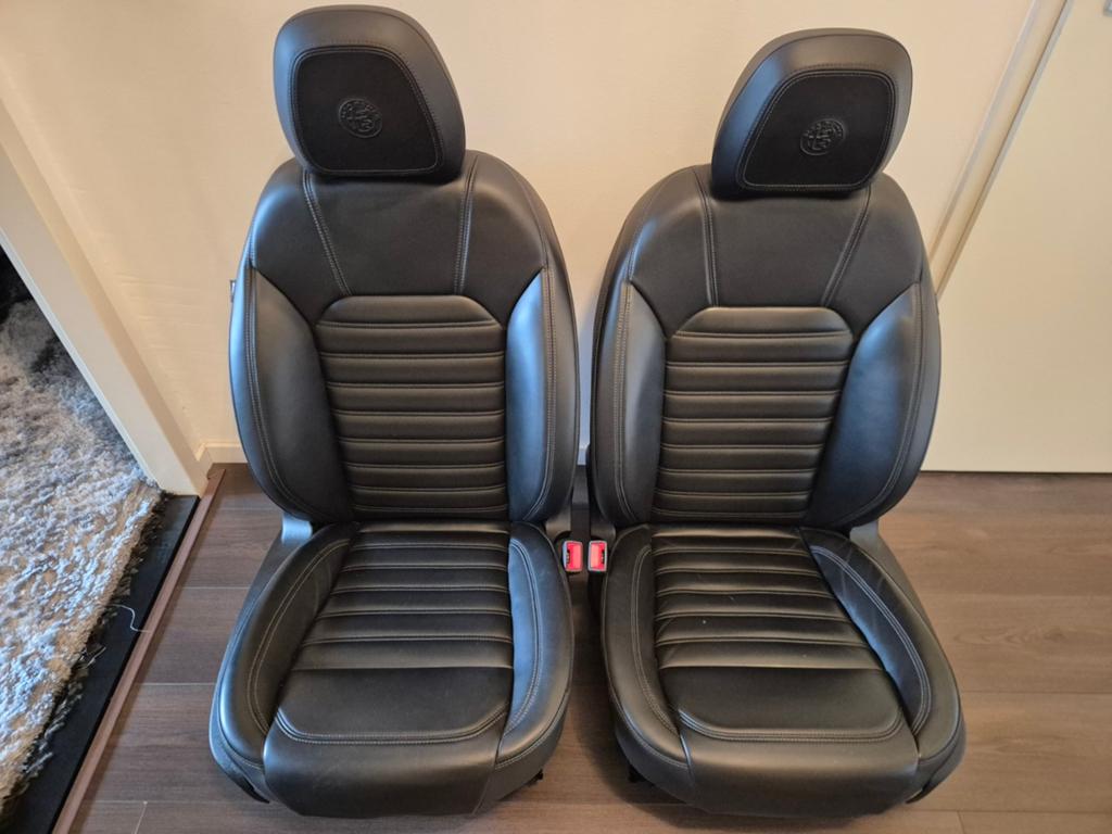 Alfa Romeo Stelvio Lusso lederen stoelen, Ophalen of Verzenden, Gebruikt, Alfa Romeo