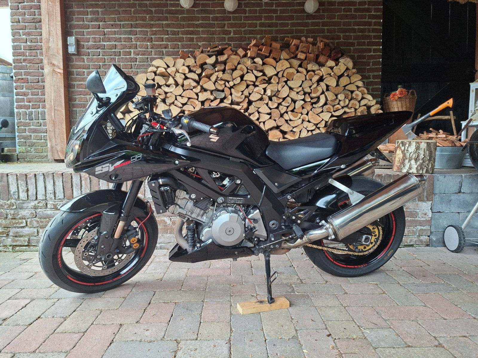 Suzuki SV1000, Particulier, Super Sport