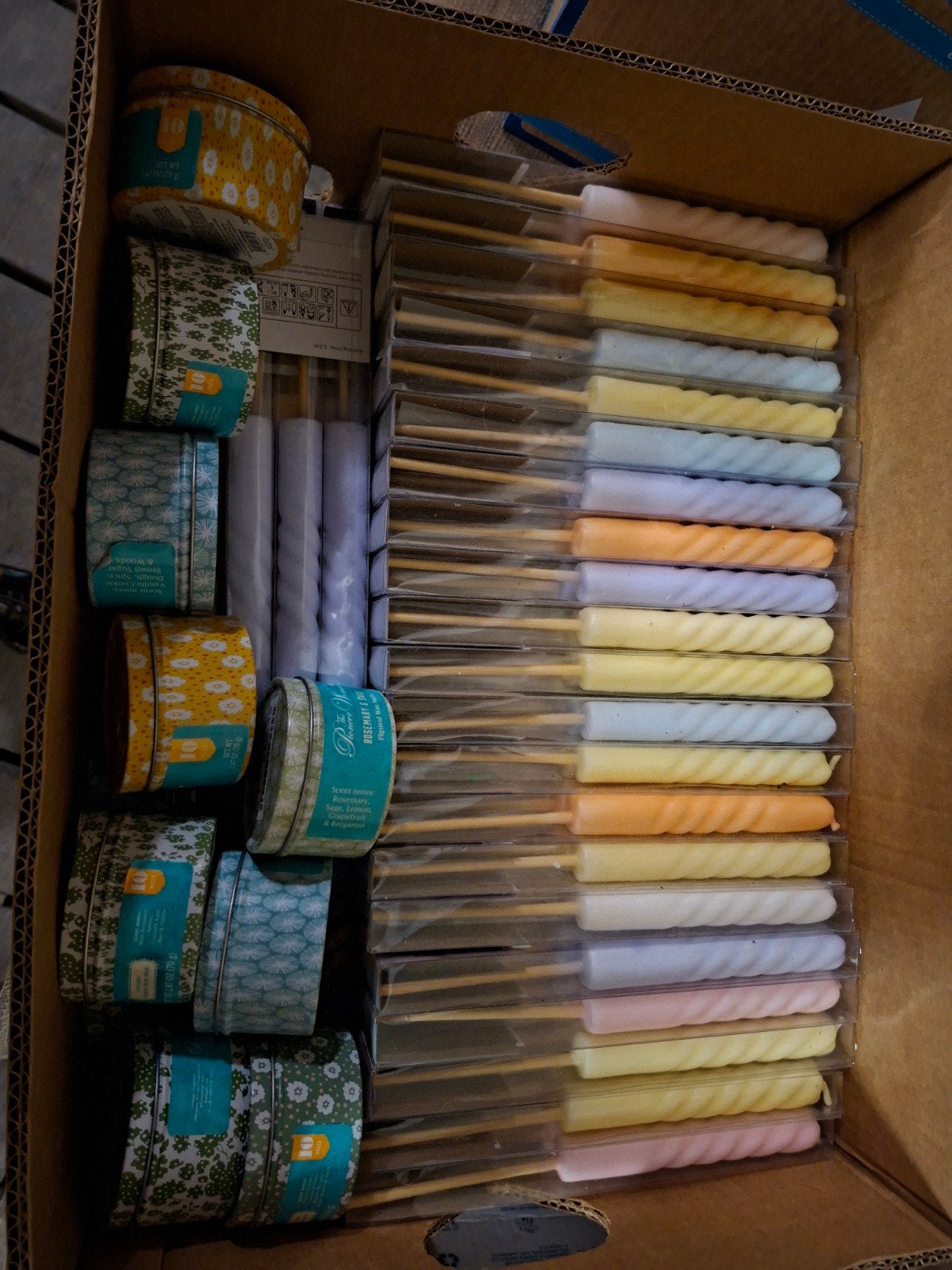 Kaarsen op stokje en geurchips in blikjes, Overige materialen, Blauw, Nieuw, Ophalen of Verzenden