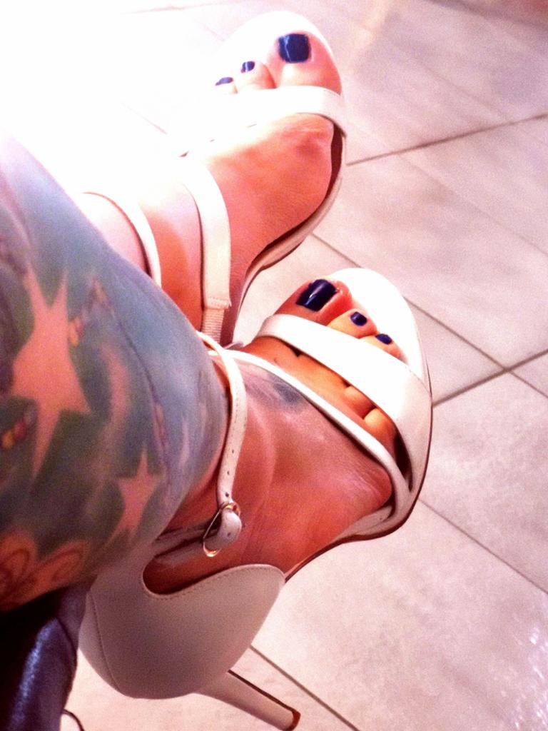 High heels leather white 39, Kleding | Dames, Schoenen, Verzenden, Zo goed als nieuw, Zwart