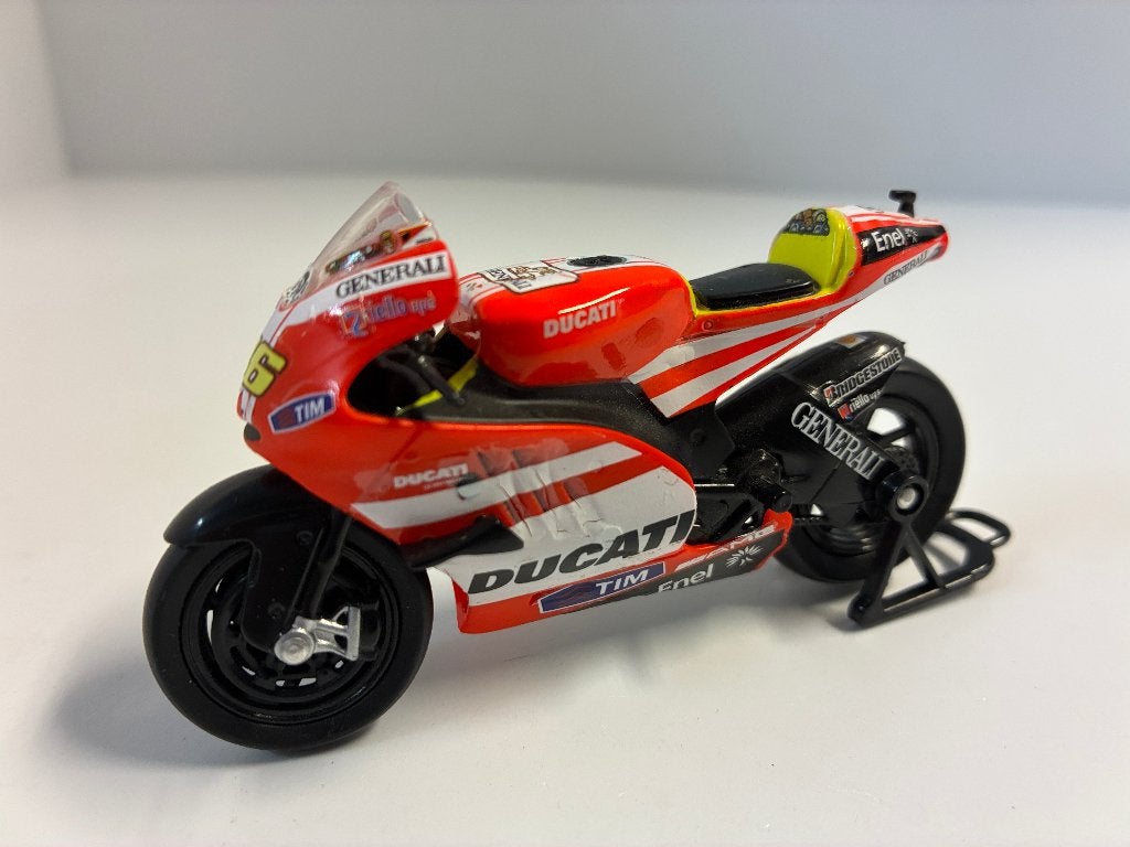 79735: Ducati Desmosedici GP11 - Valentino Rossi - 2011 1:24, Gebruikt, Ophalen of Verzenden, Motor, Bachsatztstr. 54 D 72131 Ofterdingen, Germany