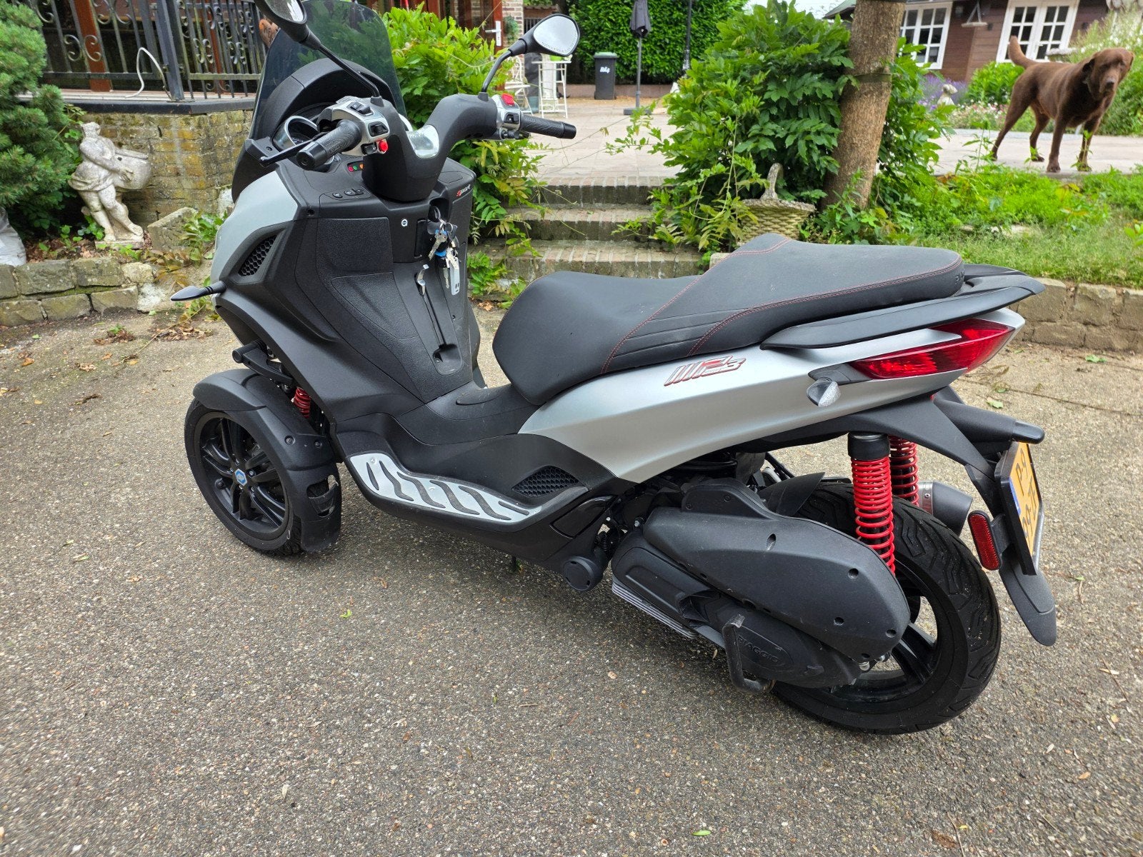 Piaggio MP3 300   06-07-2022 , 2750 km, Ophalen, Gebruikt, Overige modellen, 300 cc