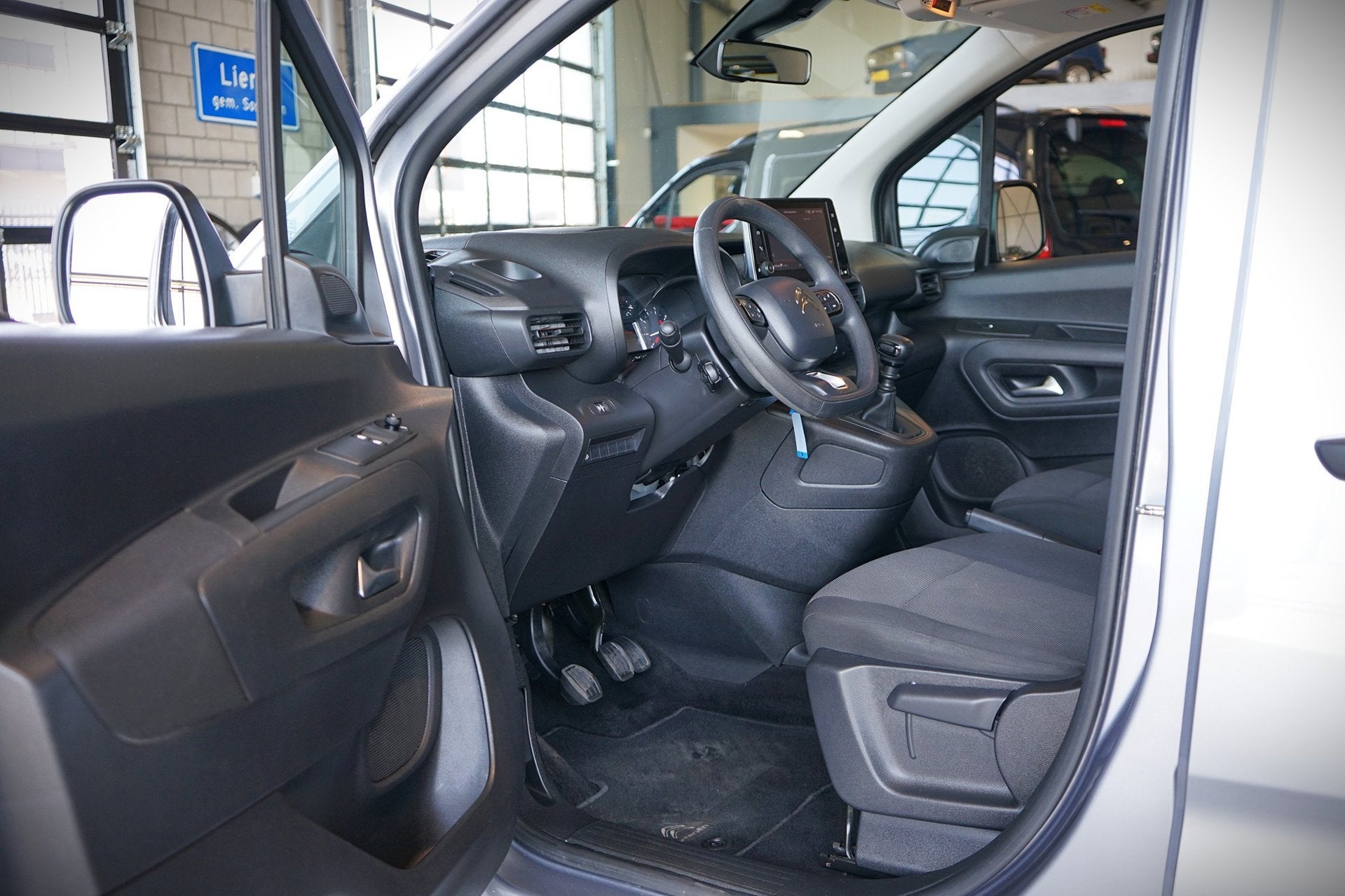 Citroen Berlingo XL 1.2 PureTech Feel 7p|NAVI|CARPLAY|CRUISE, Voorwielaandrijving, Stof, Gebruikt, 1199 cc