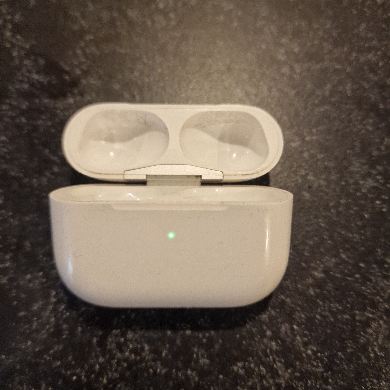 apple oplaadcase airpods pro 2, Ophalen of Verzenden, Zo goed als nieuw, Batterij-indicator