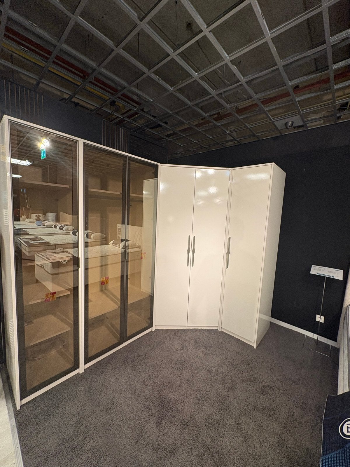 Hoekkast 6-deurs showmodel - Alles nieuw, Overige materialen, 200 cm of meer, Nieuw, Ophalen of Verzenden