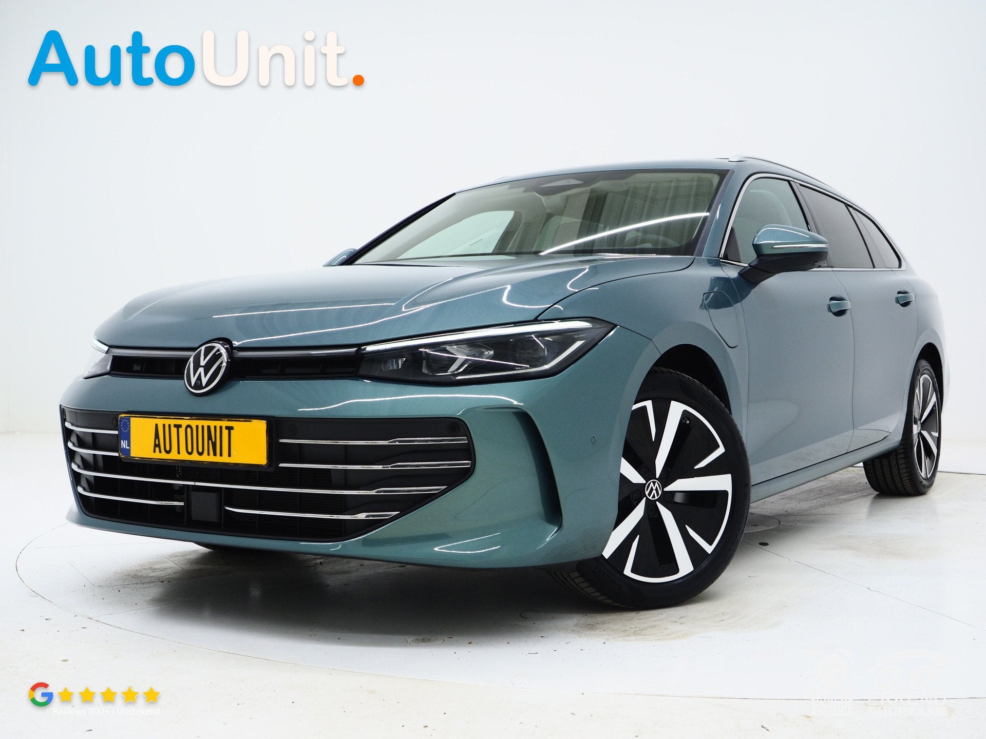 Volkswagen Passat Variant 1.5 eHybrid Elegance | Panoramadak, Beige, 4 cilinders, Blauw, Plug-in hybride