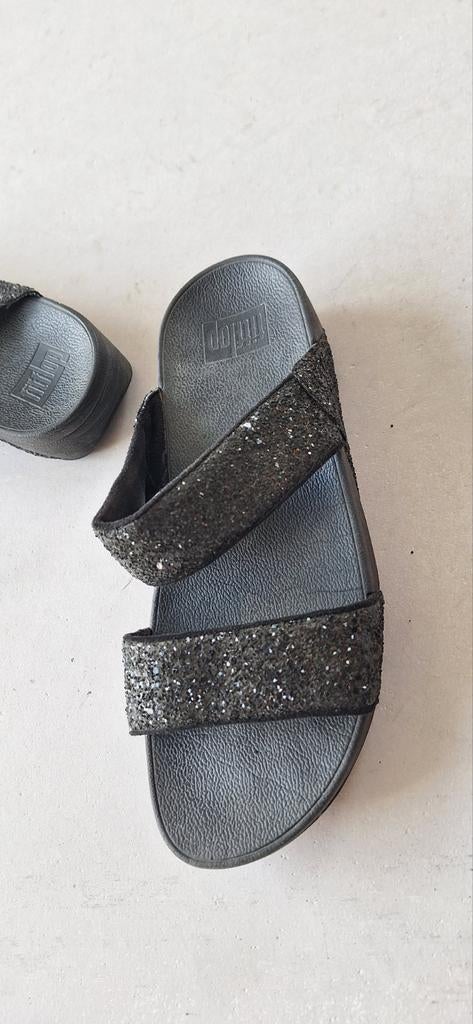 Z.g.a.n Fitflop slippers maat 38, Kleding | Dames, Schoenen, Slippers, Zwart, Ophalen of Verzenden, Zo goed als nieuw
