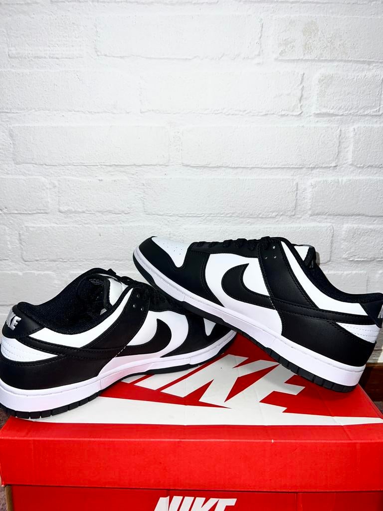 Nike Dunk Low Retro Panda   EU44 / US10 / UK9, Kleding | Heren, Schoenen, Ophalen of Verzenden, Zo goed als nieuw, Zwart