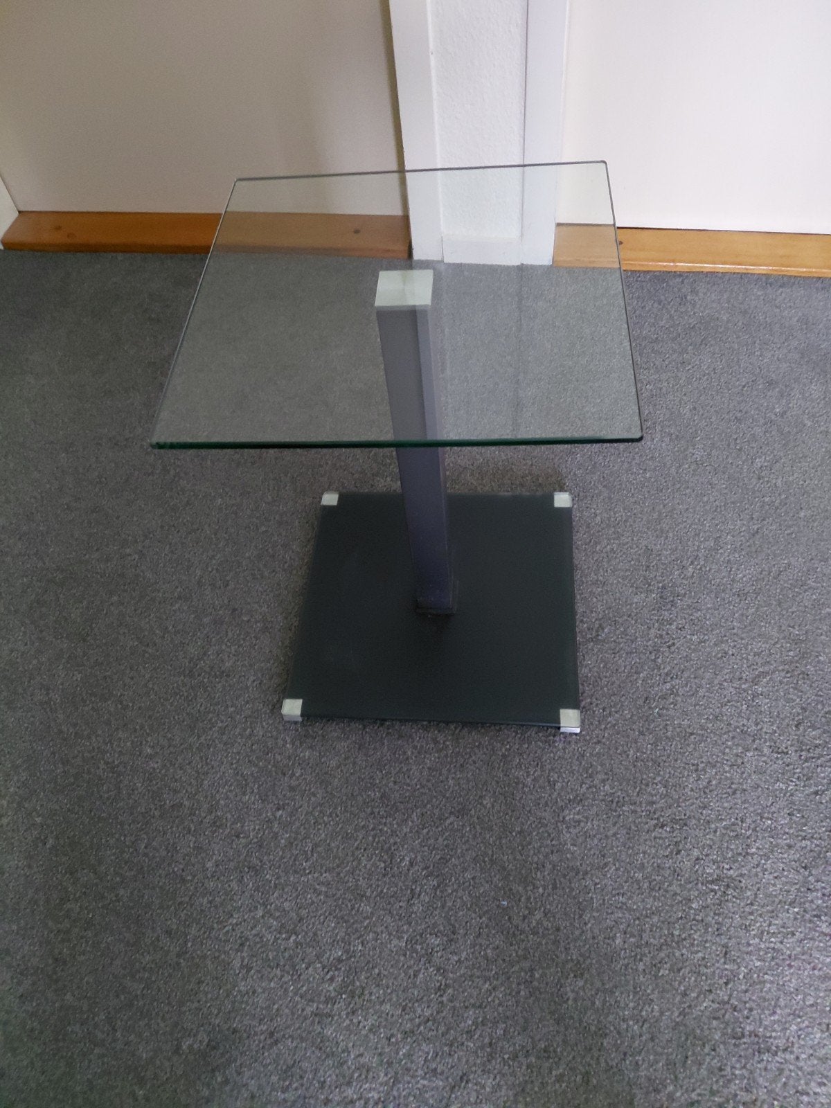 Bijzettafeltje glas., Huis en Inrichting, Tafels | Bijzettafels, Minder dan 55 cm, Rond, Zo goed als nieuw, Ophalen