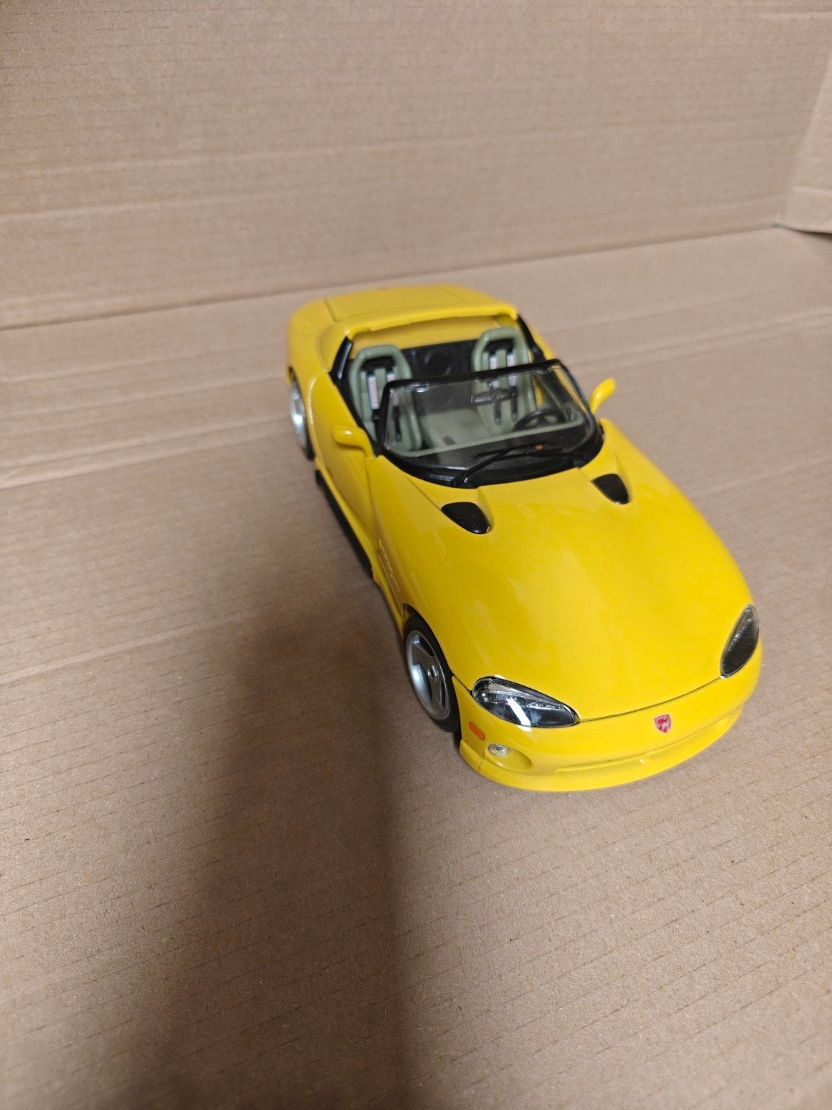 Dodge Viper RT/10 - Geel - Schaal 1:18 bburago, Ophalen of Verzenden, Zo goed als nieuw, Auto