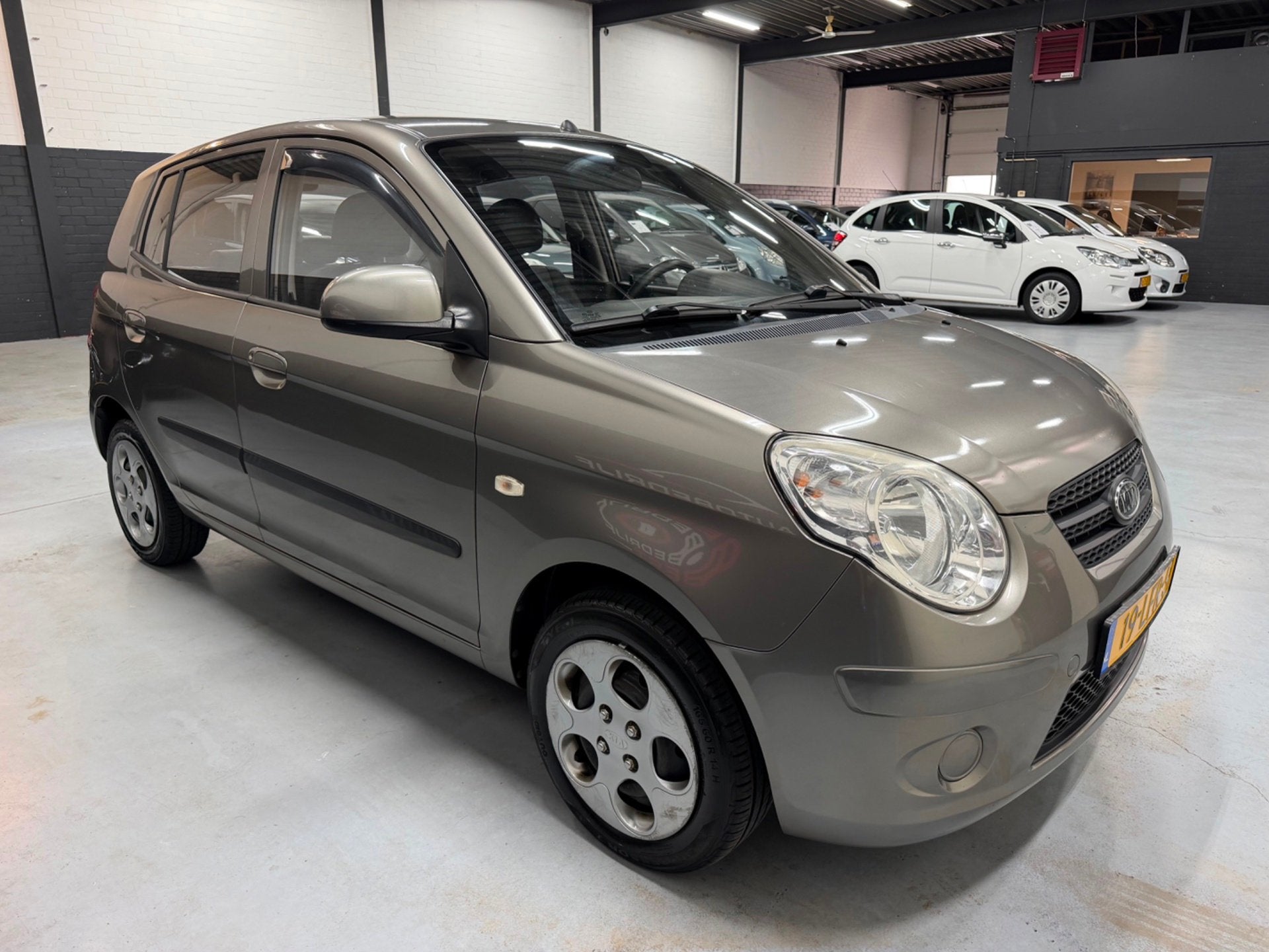 Foto 4 van Kia Picanto 1.0 X-pect Nap/5Drs/APK 22-09-2027!