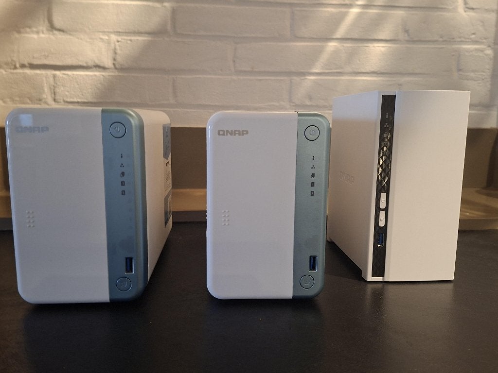 3x Qnap NAS (TS-251D, TS-233) met 2x4TB HDD's, Computers en Software, Harde schijven, Ophalen, Intern, Gebruikt, Server