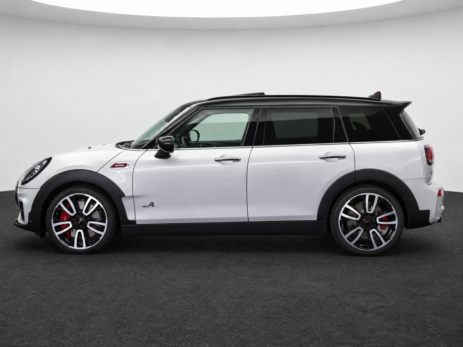 MINI Clubman JCW ALL4 Automaat / Panoramadak / JCW Sportstoe, Auto's, 1525 kg, Gebruikt, 4 cilinders, Met garantie (alle)